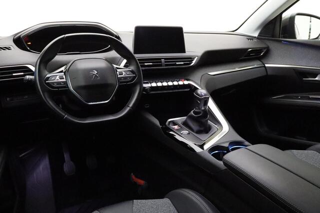 Peugeot 5008 1.2 PureTech Blue Lease Premium | 7-persoons | Keyless Entry & Start | Afneembare trekhaak | Elektrische achterklep | 19'' LM Velgen | Camera | Navigatie | Climate Control