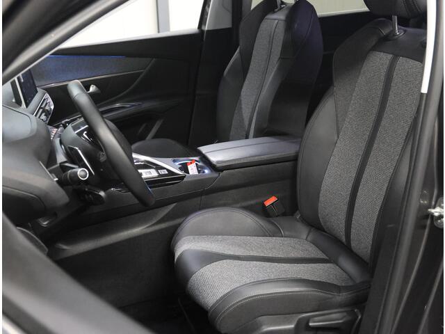 Peugeot 5008 130PK Premium Avantage | AUTOMAAT | AppleCarPlay/AndroidAuto | Cruise Control | Climate Control | Camera | LED | 7 PERSOONS! | Navigatie | Isofix | Privacy Glass | Parkeersensoren | Elektrische Klep |