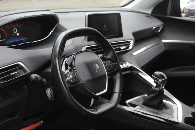 Peugeot 5008 1.2 PureTech Blue Lease Executive