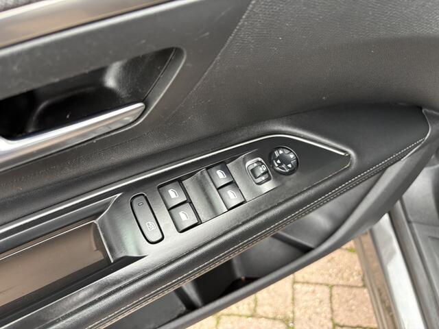 Peugeot 5008 1.6 PureTech, pano, camera, cruise, climate, 7 persoons