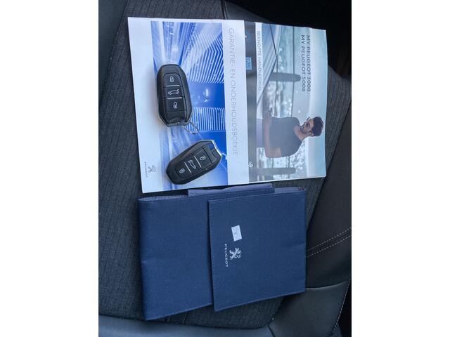 Peugeot 5008 1.2 PureTech Blue Lease GT-Line 7 persoons | Panorama dak | Apple/Android Auto