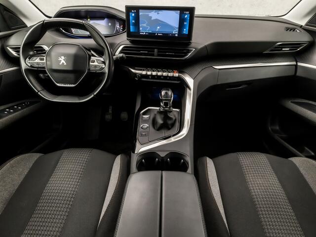 Peugeot 5008 1.2 PureTech Sport 7 Persoons (FACELIFT, APPLE CARPLAY, GROOT NAVI, 360 CAMERA, SPORTSTOELEN, KEYLESS, LED KOPLAMPEN, LM VELGEN, TREKHAAK, NIEUWSTAAT)