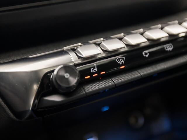 Peugeot 5008 1.2 PureTech Sport 7 Persoons Automaat (PANORAMADAK, APPLE CARPLAY, MEMORY SEATS, LEDER, FOCAL AUDIO, STOELVERWARMING, ADAPTIVE CRUISE, GETINT GLAS, KEYLESS, NIEUWSTAAT)