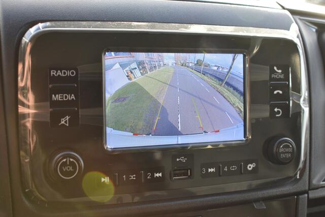 Peugeot BOXER 2.2 BlueHDi 140 S&S L2H2 3.3t Nieuwe bus zonder bpm 2 x snel leverbaar L2H2 / achteruitrijcamera verzwaard verenpakket, pakket City plus