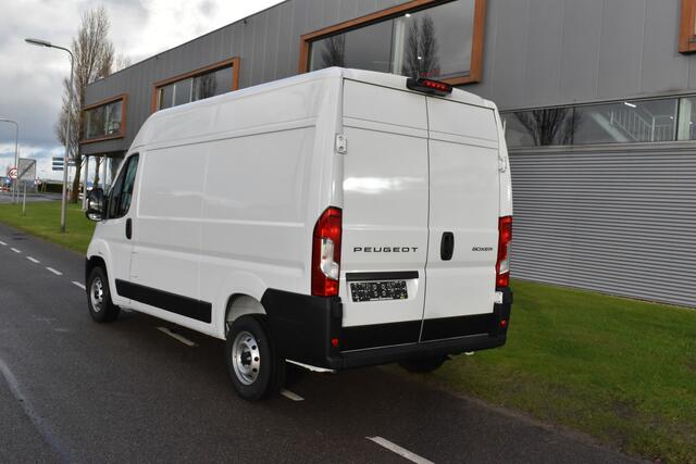 Peugeot BOXER 2.2 BlueHDi 140 S&S L2H2 3.3t Nieuwe bus zonder bpm 2 x snel leverbaar L2H2 / achteruitrijcamera verzwaard verenpakket, pakket City plus