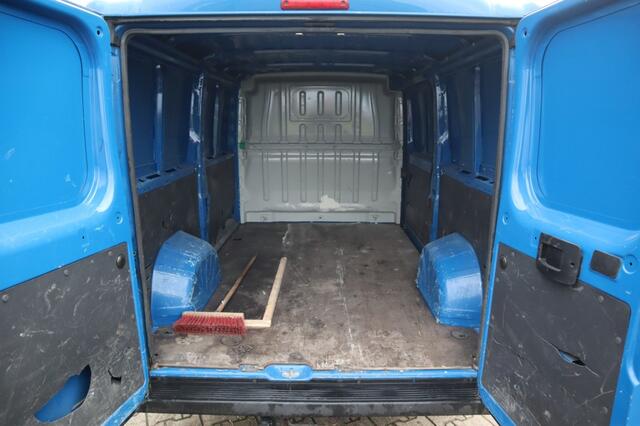 Peugeot BOXER 330 2.0 HDI L2H1 96 KW lang