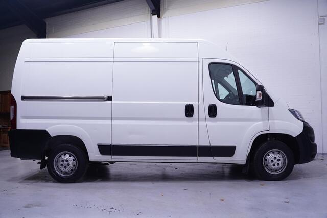 Peugeot BOXER 2.2 BlueHDi 140 pk L2H2 Premium Navi, Camera Laadruimte Pakket, Trekhaak 2.500 kg, 3-Zits