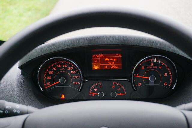 Peugeot BOXER 2.2 BlueHDi 140 L3H2 3.5t met BPM voordeel |Camera |Cruise |Navi |Airco |Carplay |Android auto |Bluetooth |EURO6 |3500 KG |Mooie camperbasis |Parkeersensoren