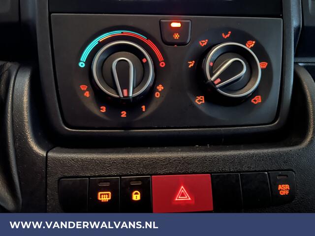 Peugeot BOXER 2.2 BlueHDi 120pk **BPM VRIJ voor de Ondernemer** L1H1 Euro6 Airco | Camera | Navigatie Trekhaak, Cruisecontrol, Parkeersensoren, Bijrijdersbank