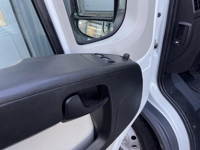 Peugeot BOXER 2.2 HDI Winterdienst Zoutstrooier Nido Open laadbak Airco Trekhaak Open laadbak Nido aansluiting voor Nido zoutstrooier 1e eigenaar Euro 5 Airco Trekhaak pick-up p-up Sneeuw ploeg Sneeuwborstel