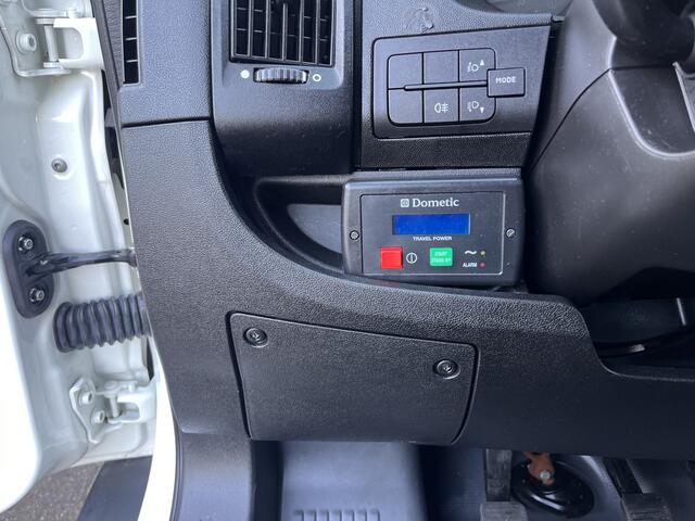 Peugeot BOXER 2.2 HDI Winterdienst Zoutstrooier Nido Open laadbak Airco Trekhaak Open laadbak Nido aansluiting voor Nido zoutstrooier 1e eigenaar Euro 5 Airco Trekhaak pick-up p-up Sneeuw ploeg Sneeuwborstel