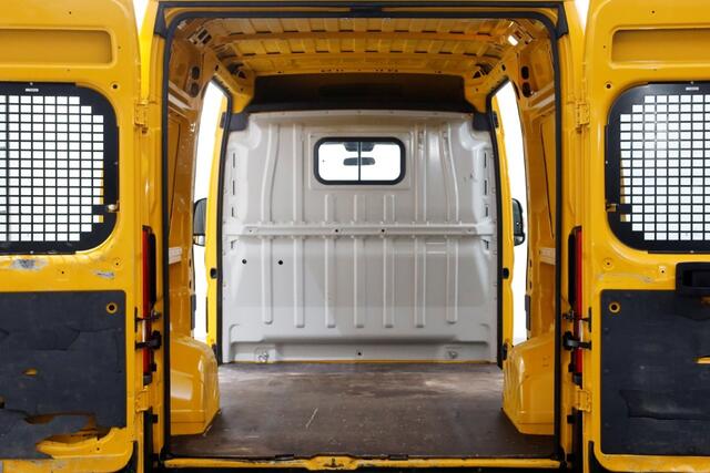 Peugeot BOXER 335 2.0 BlueHDI 130pk E6 L2H2 Premium Airco/Navi/2x Schuifdeur 06-2018