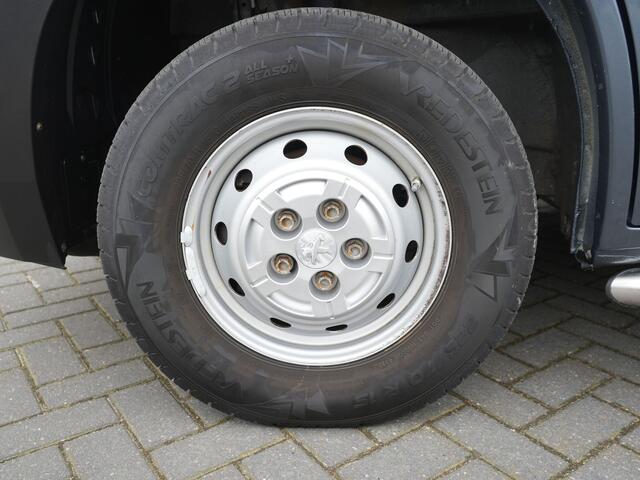 Peugeot BOXER 330 2.2 BlueHDi 140 L2H1 Premium - Trekhaak - Achteruitrijcamera - All Seasonbanden - Sidebars
