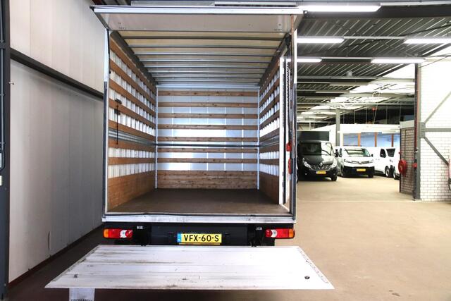 Peugeot BOXER 2.2 165 PK BAKWAGEN MET LAADKLEP EN ZIJDEUR