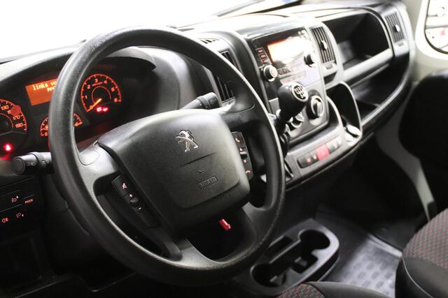 Peugeot BOXER 2.2 165 PK BAKWAGEN MET LAADKLEP EN ZIJDEUR