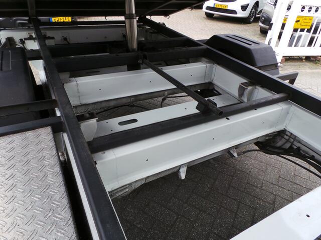 Peugeot BOXER 2.0 164pk EUR6 3000kg trekken BlueHDI L3 DC Kipper Airco,Cruise,Navi,7 persoons,Trekhaak