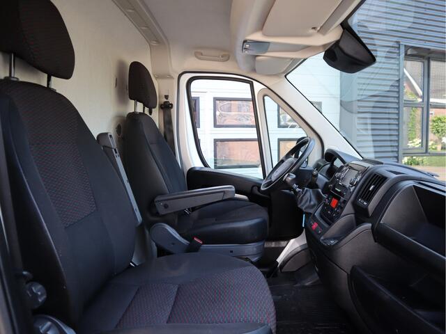 Peugeot BOXER 330 2.2 BlueHDi 141pk Euro 6 L2H2 - Imperiaal - Trekhaak - NAP