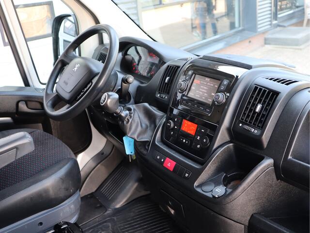 Peugeot BOXER 330 2.2 BlueHDi 141pk Euro 6 L2H2 - Imperiaal - Trekhaak - NAP
