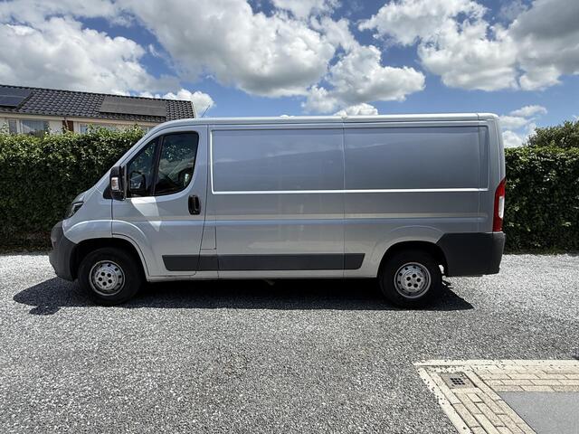 Peugeot BOXER 330 2.2 HDI L2H1 XT | Airco | Cruise Control | Trekhaak | Camera | 3 Zits | Nieuwe APK