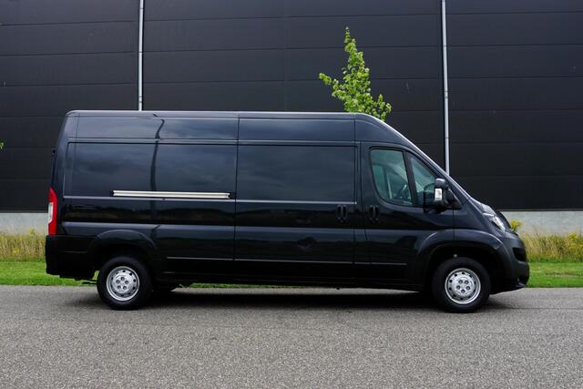 Peugeot BOXER 2.2 BlueHDi 165 L3H2 3.5t In Topstaat |165 pk |Metallic |1e eigenaar |3500 KG |EURO6D |Camera |Cruise |Navi |Clima |Trekhaak |Geveerde stoel |Betimmering |Carplay
