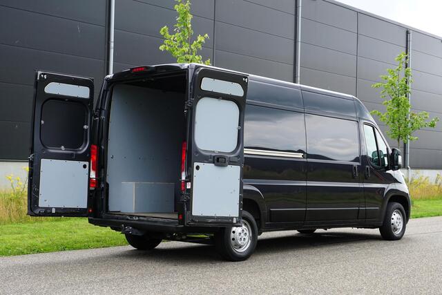 Peugeot BOXER 2.2 BlueHDi 165 L3H2 3.5t In Topstaat |165 pk |Metallic |1e eigenaar |3500 KG |EURO6D |Camera |Cruise |Navi |Clima |Trekhaak |Geveerde stoel |Betimmering |Carplay