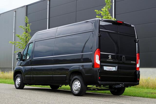 Peugeot BOXER 2.2 BlueHDi 165 L3H2 3.5t In Topstaat |165 pk |Metallic |1e eigenaar |3500 KG |EURO6D |Camera |Cruise |Navi |Clima |Trekhaak |Geveerde stoel |Betimmering |Carplay