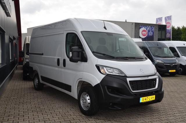 Peugeot BOXER 333 2.2 BlueHDi 120 L2H2 Pro