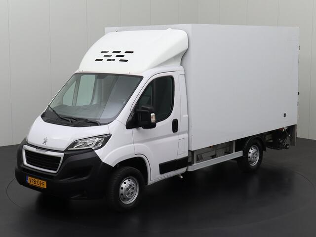 Peugeot BOXER 2.2 BlueHDi 140PK Koelbakwagen+Laadklep | Airco | Cruise | Dakspoiler | Zijdeur