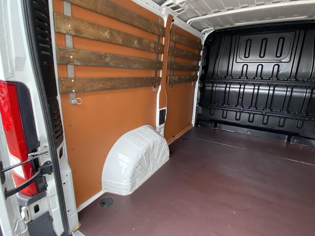 Peugeot BOXER 328 2.0 BlueHDI L1H1 Profit+ | 3 zitplaatsen | Weinig kilometers | Laadruimte inrichting nieuw | Bluetooth