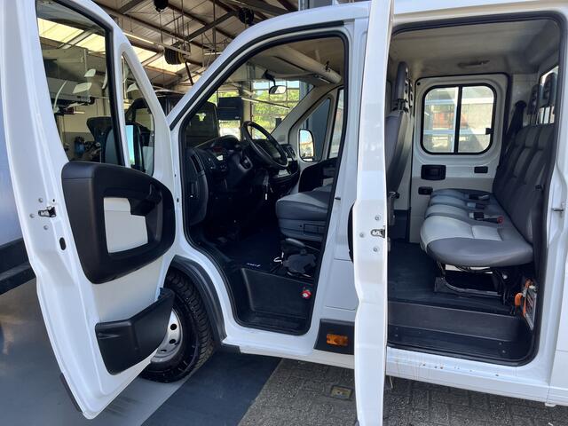 Peugeot BOXER 435 2.0 BlueHDI L3 DC Kipper Open laadbak Airco Cruise controle Trekhaak 3000kg trekgewicht 7-persoons Gereedschapskist Euro 6 P-up Kieper Pritshe