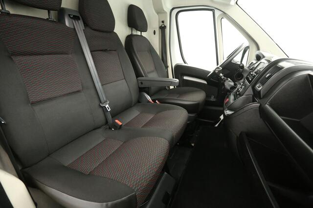 Peugeot BOXER 330 2.2 BlueHDi 120 L2H1 | MARGE! | Airco | Camera | Cruise | Navigatie | 3 Persoons | PDC | Imperiaal | Trekhaak