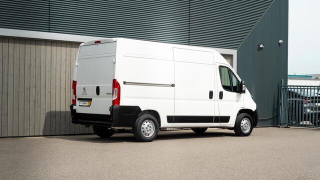 Peugeot BOXER 330 2.2 BlueHDi 140 L2H2 Premium | Navigatie | Houtenvloer In Laadruimte | Airco