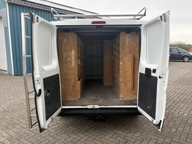 Peugeot BOXER 330 2.0 111Pk BlueHDI L2H1 Premium / Cruise / Airco / IMPERIAAL / Trekhaak / Apk t/m 28-09-2026