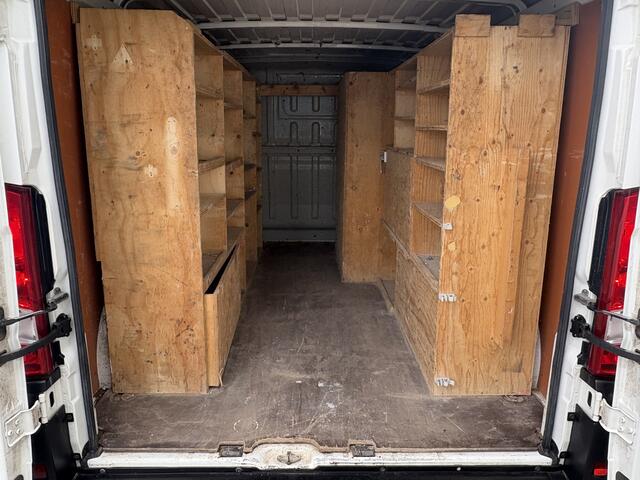 Peugeot BOXER 330 2.0 111Pk BlueHDI L2H1 Premium / Cruise / Airco / IMPERIAAL / Trekhaak / Apk t/m 28-09-2026