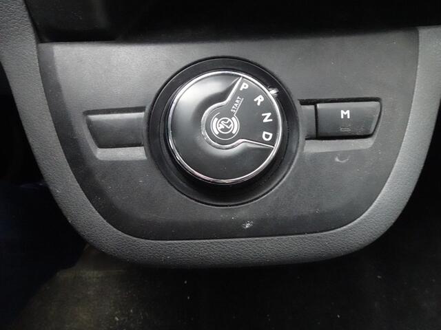 Peugeot EXPERT 227S 2.0 BlueHDI 180 Premium Pack 3 zits