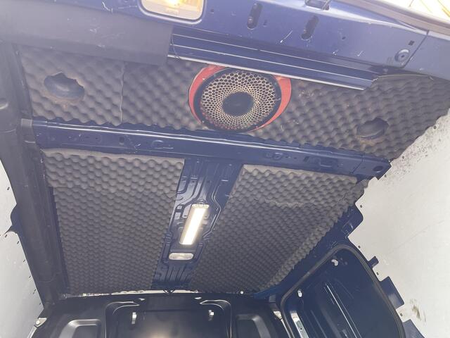 Peugeot EXPERT 226C 1.6 BlueHDI 95 Premium / speciaal gebouwd voor honden vervoer / hondenauto / omvormer / airco / cruise control / trekhaak / parkeersensoren achter !