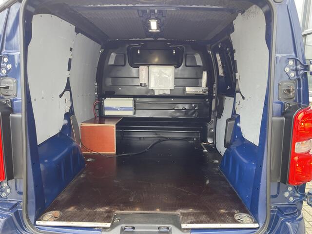 Peugeot EXPERT 226C 1.6 BlueHDI 95 Premium / speciaal gebouwd voor honden vervoer / hondenauto / omvormer / airco / cruise control / trekhaak / parkeersensoren achter !