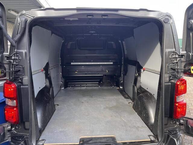 Peugeot EXPERT 2.0 BlueHDI 145 S&S | 3 pers. | Trekhaak | Carplay | Stoelverw. | Navi | Cruise | All-in rijklaarprijs