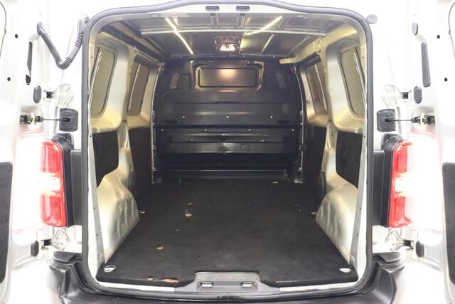 Peugeot EXPERT 226S 1.6 BlueHDI 115 Premium L2 Peugeot Expert 226S 1.6 BlueHDI 115 Premium | Navigatie | Metaallak | Trekhaak | Parkeersensoren | Cruise control | Bluetooth | Dodehoek assistent