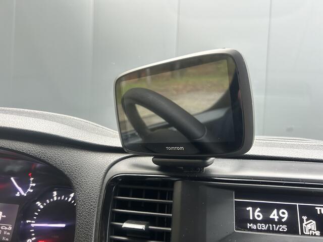 Peugeot EXPERT 2.0 BlueHDI 125 PK NAVI AIRCO CRUISE TREKHAAK 3 ZITS