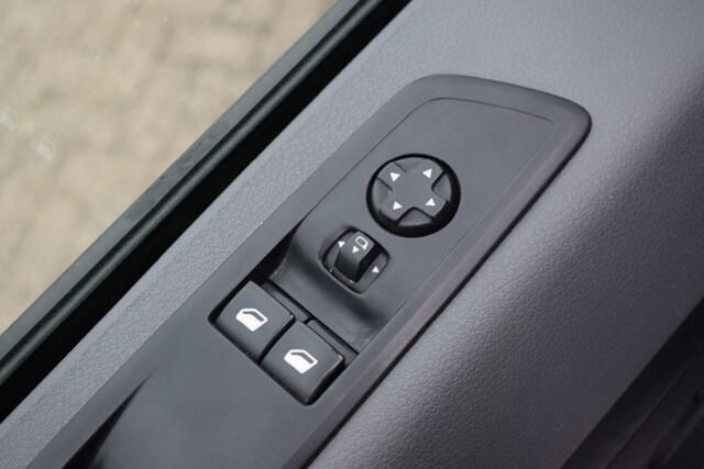 Peugeot EXPERT COMPACT 2.0 BlueHDI Premium AUTOMAAT CARPLAY CAMERA TREKHAAK