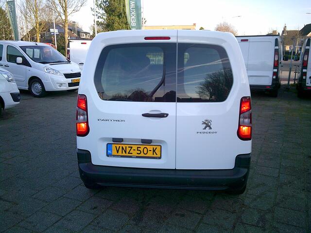 Peugeot PARTNER 1.5 BlueHDI Premium VOORZIEN VAN AIRCO+CRUISE+APPLE CARPLY !!