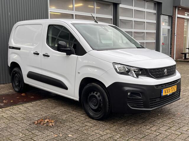 Peugeot PARTNER 1.5 BlueHDi Airco Cruise controle Trekhaak 1000kg trekgewicht Parkeerhulp achter en voor Camera Schuifdeur Telefoonverbinding Multimedia Android Apple carplay 2-Persoons 1e eigenaar Euro 6