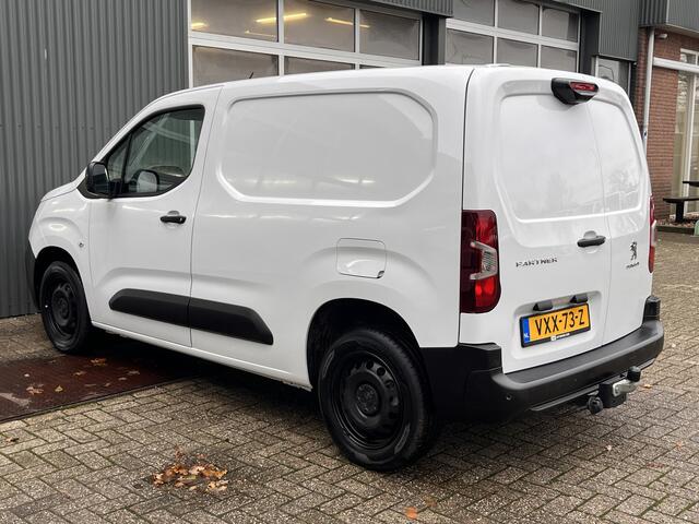 Peugeot PARTNER 1.5 BlueHDi Airco Cruise controle Trekhaak 1000kg trekgewicht Parkeerhulp achter en voor Camera Schuifdeur Telefoonverbinding Multimedia Android Apple carplay 2-Persoons 1e eigenaar Euro 6