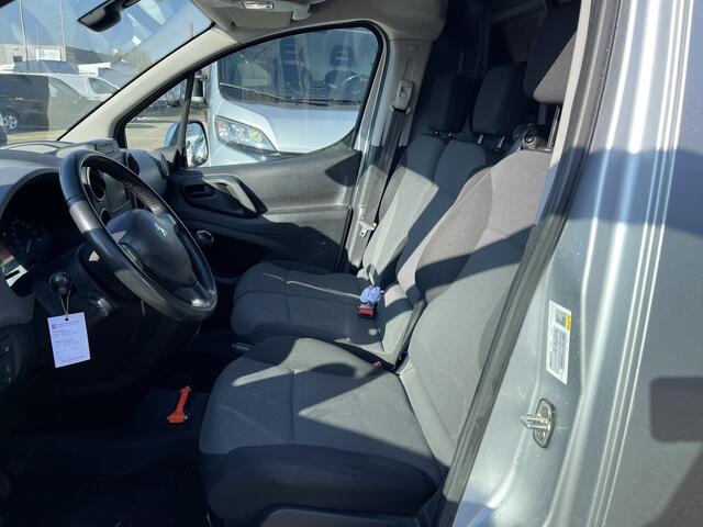 Peugeot PARTNER 120 1.6 BlueHDi 100 L1 Premium Pack S&S / vaste prijs rijklaar ¤ 9950 ex btw / lease vanaf ¤ 183 / airco / cruise / navi / achteruit rijcamera / 3 zits / zilver metallic !