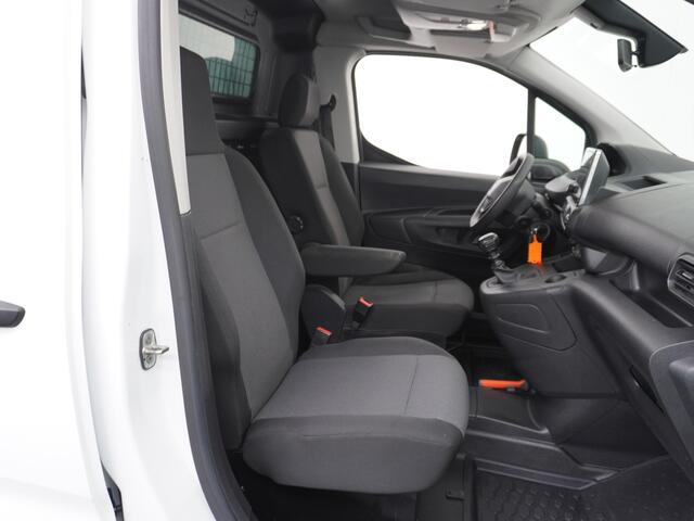 Peugeot PARTNER HDI 102pk Apple Carplay Android Navi Airco Cruise Control Pdc DAB Bluetooth Carkit 1.5 BlueHDI Premium Schuifdeur Achterdeuren met ruit Connected Electr.ramen en Spiegels CV-Afstandbediend 1500kg trekvermogen!