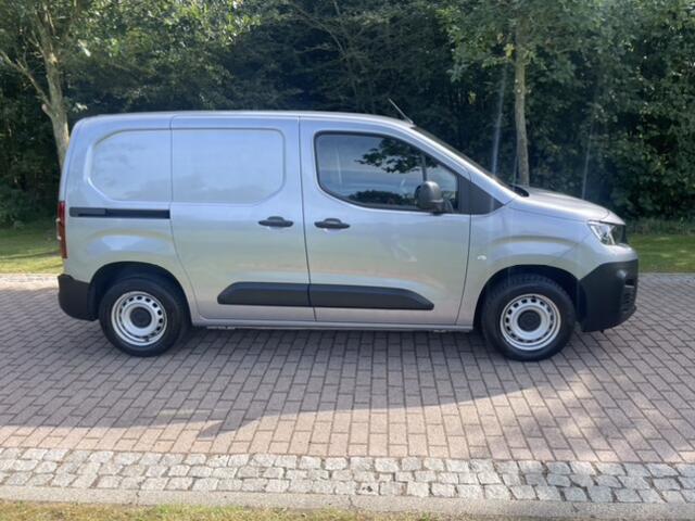 Peugeot PARTNER 1.5 BlueHDI Premium | Navigatie | Cruise control | Airco |