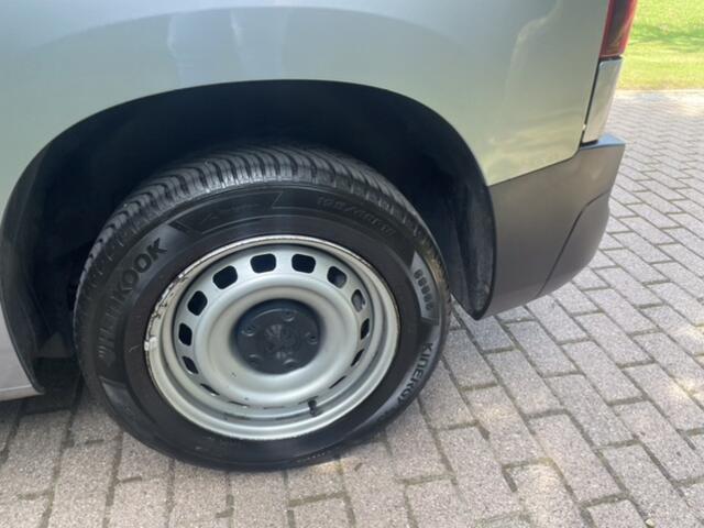 Peugeot PARTNER 1.5 BlueHDI Premium | Navigatie | Cruise control | Airco |