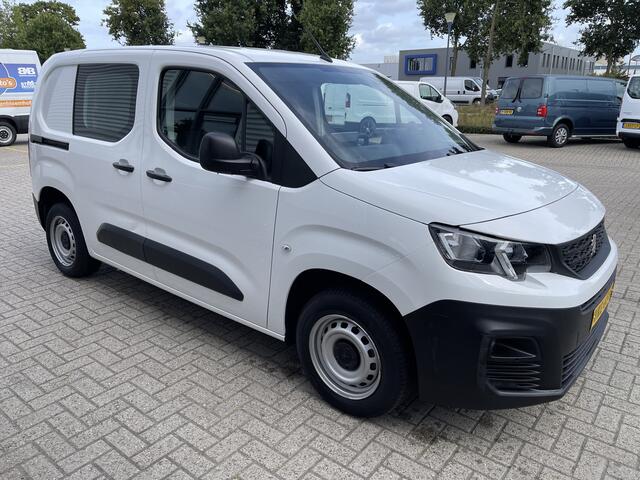 Peugeot PARTNER 1.2 PureTech Premium / benzine grijs kenteken / vaste prijs rijklaar ¤ 13.450 ex btw / airco / cruise control / schuifdeur / navigatie / armsteun / euro 6 / lease vanaf ¤ 227