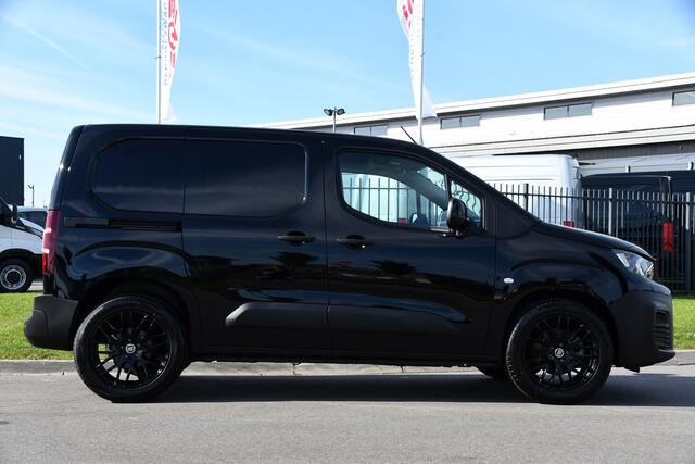 Peugeot PARTNER e-Partner 136 L1 50 kWh Black Edition Camera, Cruise, Carplay, Stoelverwarming, 136pk, Multimedia, BOM VOL!